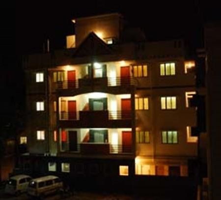 Bed and Breakfast The Tavern Bangalore Exterior foto